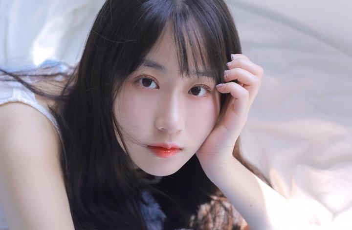 黄冈网移动端与AI助手结合